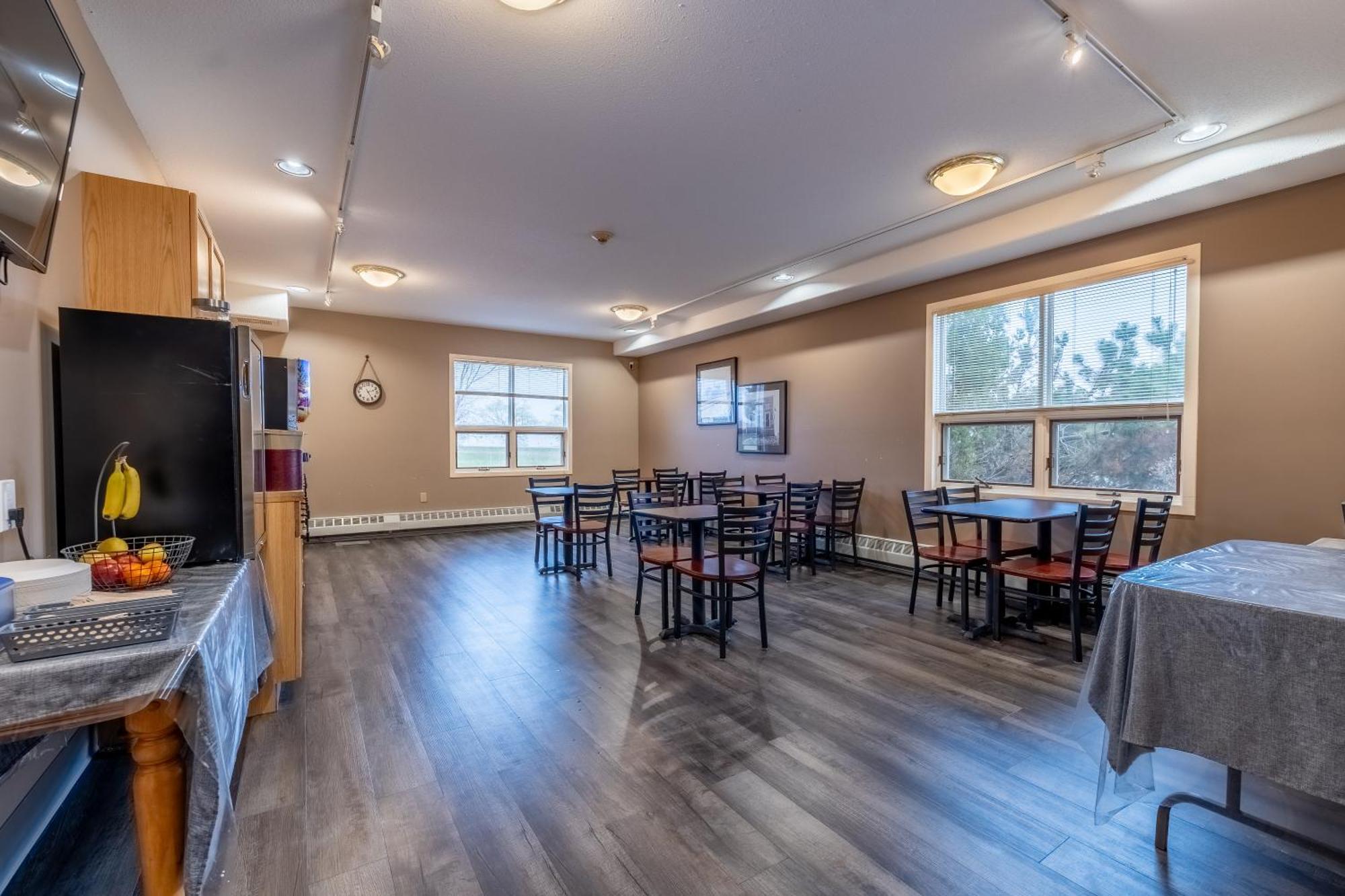 Pilgrim Inn Caronport Экстерьер фото